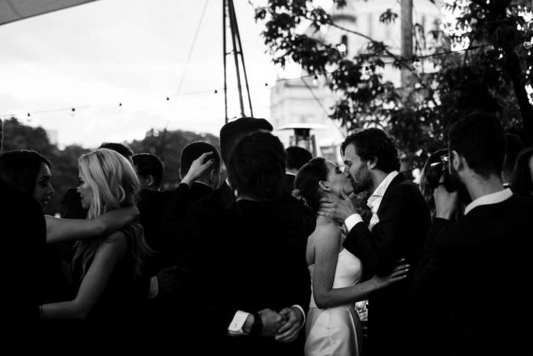Фотосессия на свадьбе - вид от фотографа